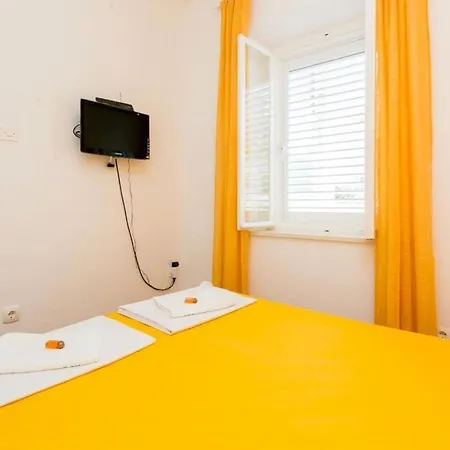 Yellow - Double With Balcony Apartment Dubrovnik